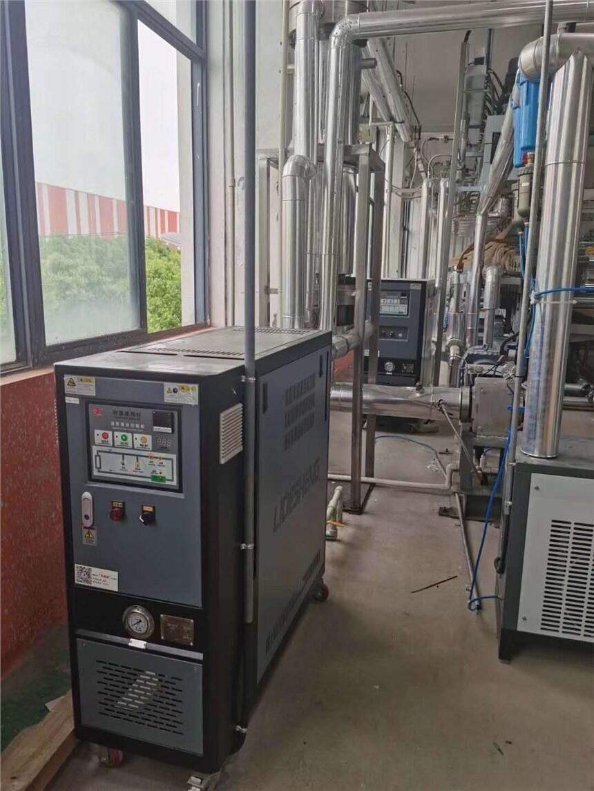 蘇州油加熱器/油循環模溫機/水溫度控制機/模具溫度控制機/冷熱一體模溫機