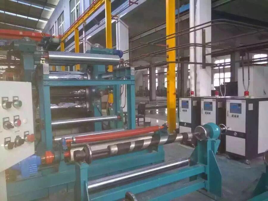 氨酯發(fā)泡設(shè)備控溫機